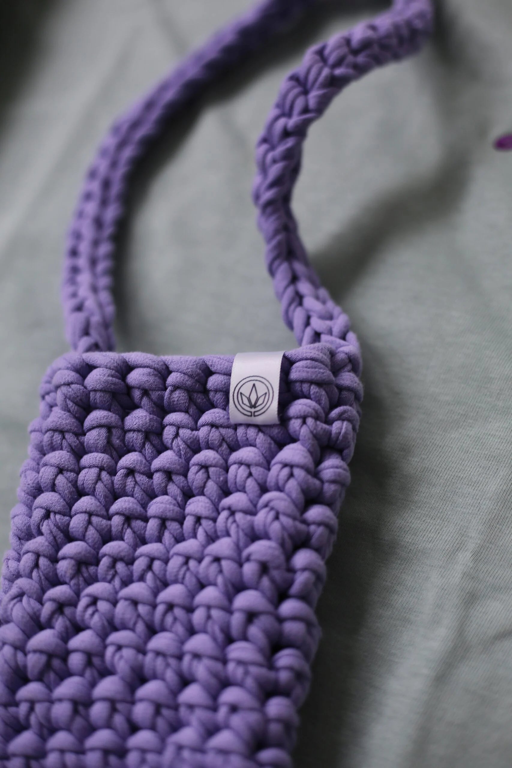 LETITROLL Crocheted Phone Pouch Purple